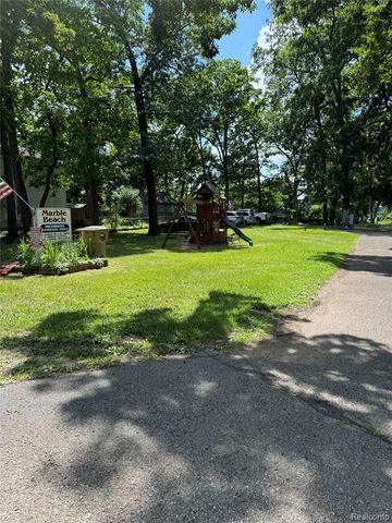 6798 Saline Drive, Waterford, MI 48329