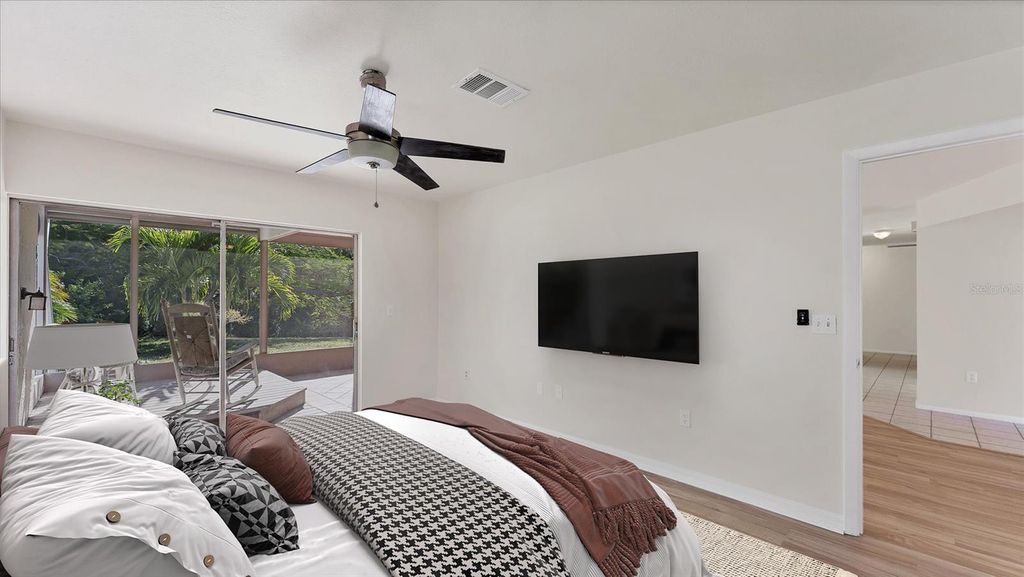 Image 7 of property listing at 1413 63RD STREET W, Bradenton, FL 34209