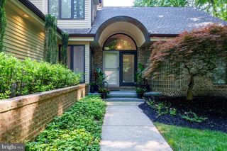 11 FOREST RDG, Newark, DE 19711