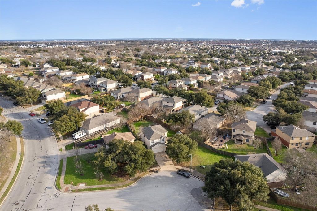 1305 Caras CV, Pflugerville, TX 78660