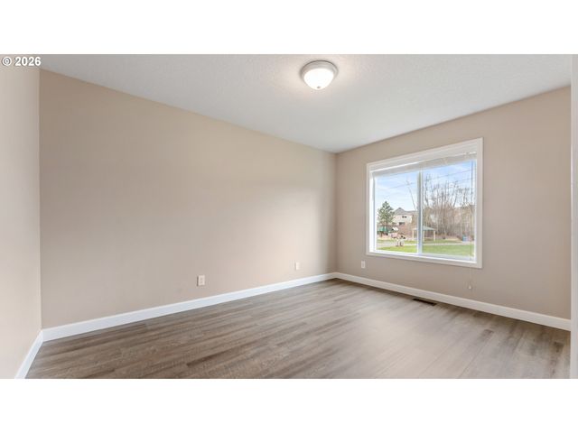 14583 Nw DAWNWOOD Dr, Portland, OR 97229