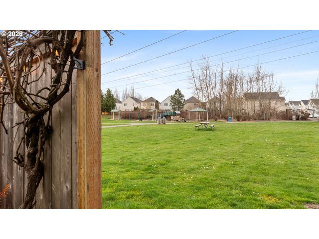 14583 Nw DAWNWOOD Dr, Portland, OR 97229