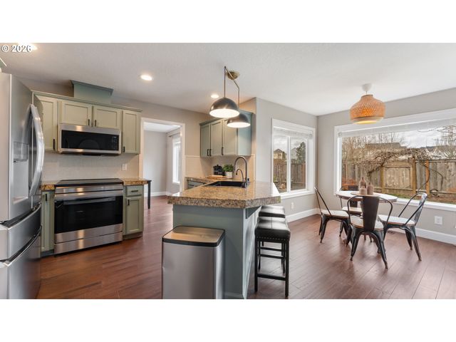 14583 Nw DAWNWOOD Dr, Portland, OR 97229