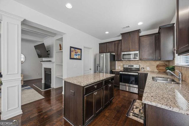 4021 Princeton Lakes Pass SW, Atlanta, GA 30331