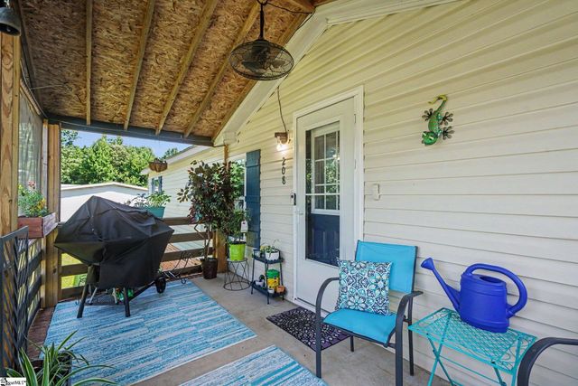 208 Sassafras Drive, Laurens, SC 29360