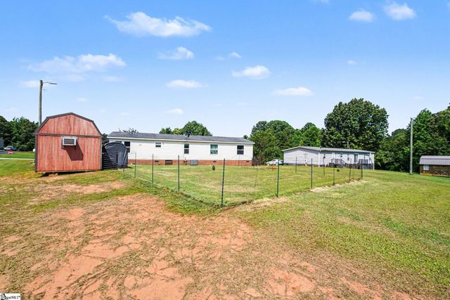 208 Sassafras Drive, Laurens, SC 29360