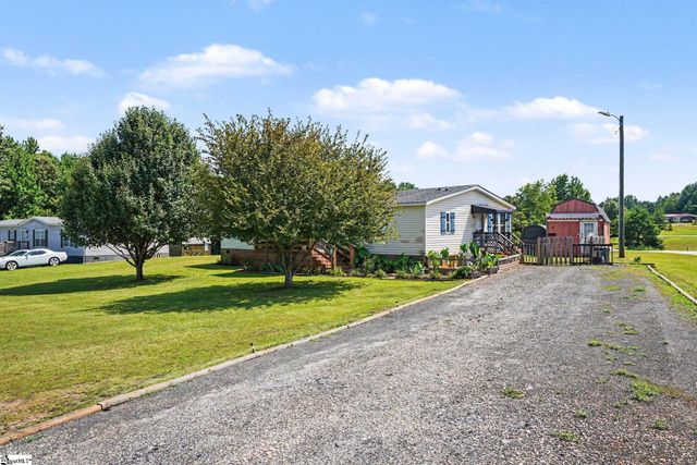 208 Sassafras Drive, Laurens, SC 29360