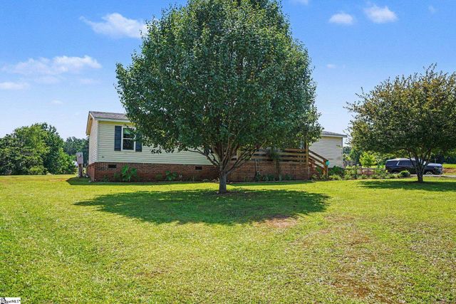 208 Sassafras Drive, Laurens, SC 29360