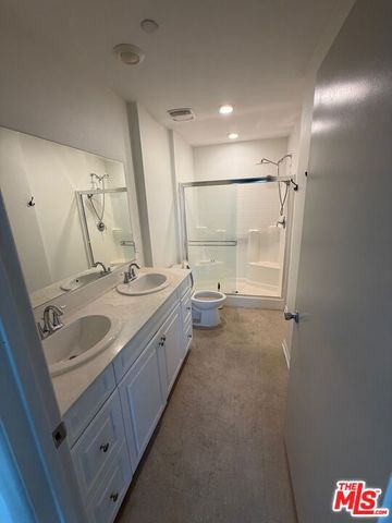14120 W Willow Lane, Van Nuys, CA 91405