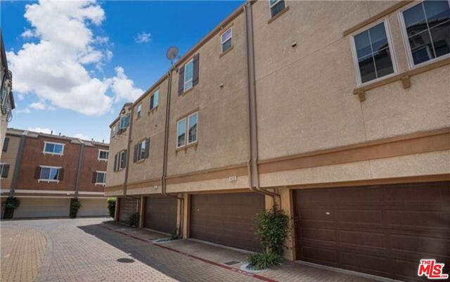 14120 W Willow Lane, Van Nuys, CA 91405