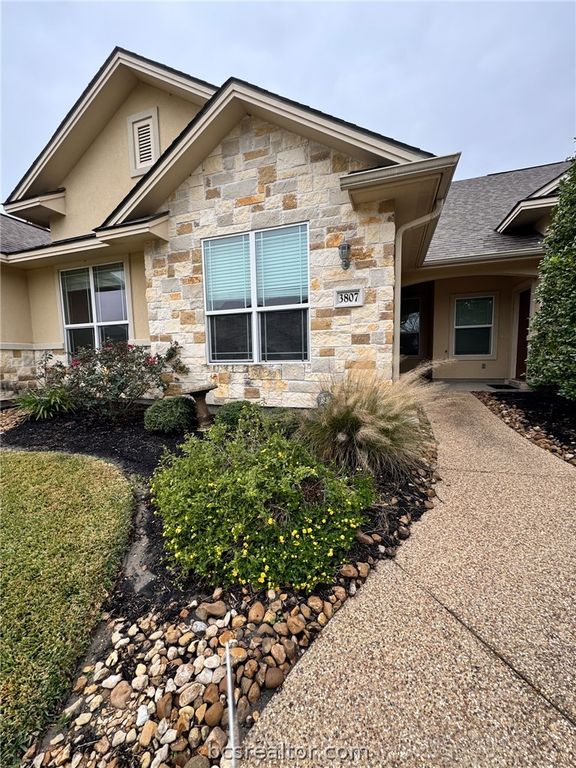 3807 Silverthorne, College Station, TX 77845