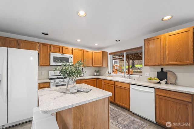 6450 Crossing Place SW, Port Orchard, WA 98367