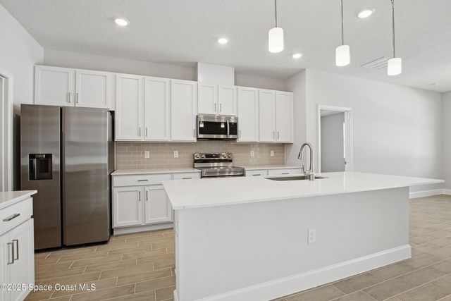 931 Century Avenue SE, Palm Bay, FL 32909