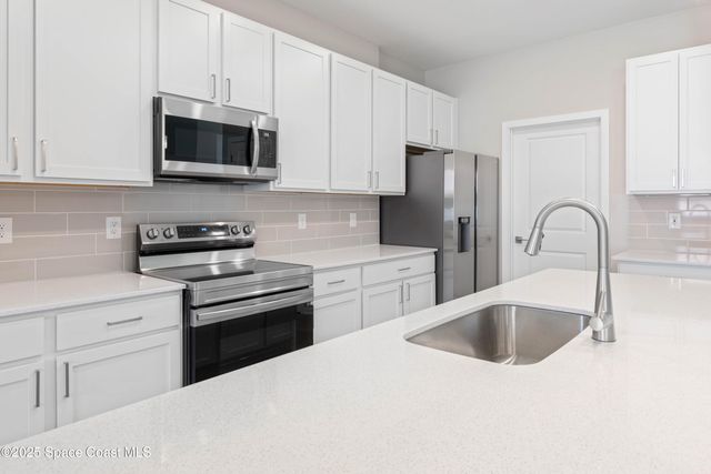 931 Century Avenue SE, Palm Bay, FL 32909
