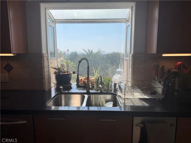 1994 Stanley, Signal Hill, CA 90755