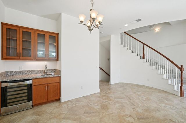 3533 Crocker Dr, Sacramento, CA 95818