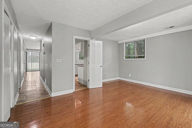 350 Willow Glenn Court NE, Marietta, GA 30068
