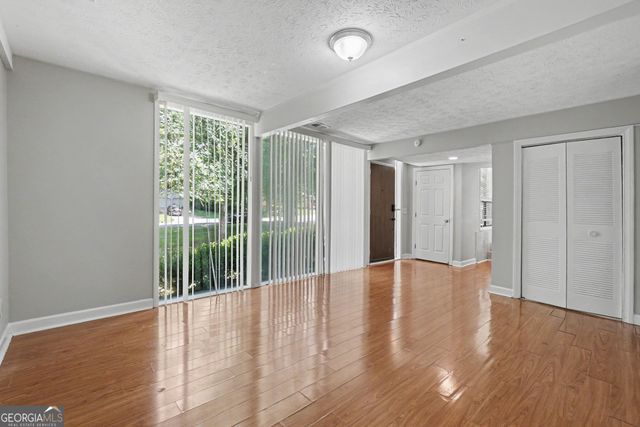 350 Willow Glenn Court NE, Marietta, GA 30068