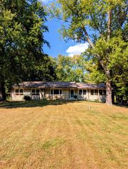 215 Beckwith Drive, Battle Creek, MI 49015