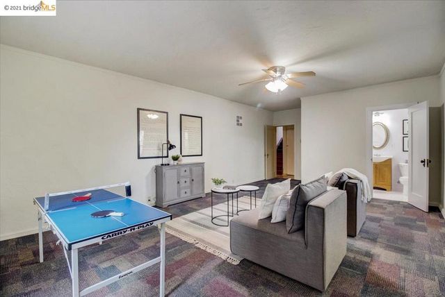 882 Alma Pl, Oakland, CA 94610