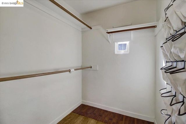 882 Alma Pl, Oakland, CA 94610