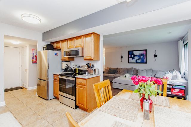 840 DIGHTON Lane, Schaumburg, IL 60173