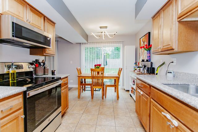 840 DIGHTON Lane, Schaumburg, IL 60173