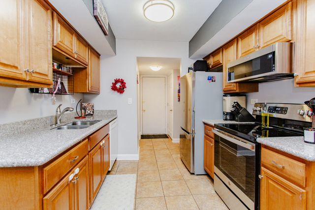840 DIGHTON Lane, Schaumburg, IL 60173