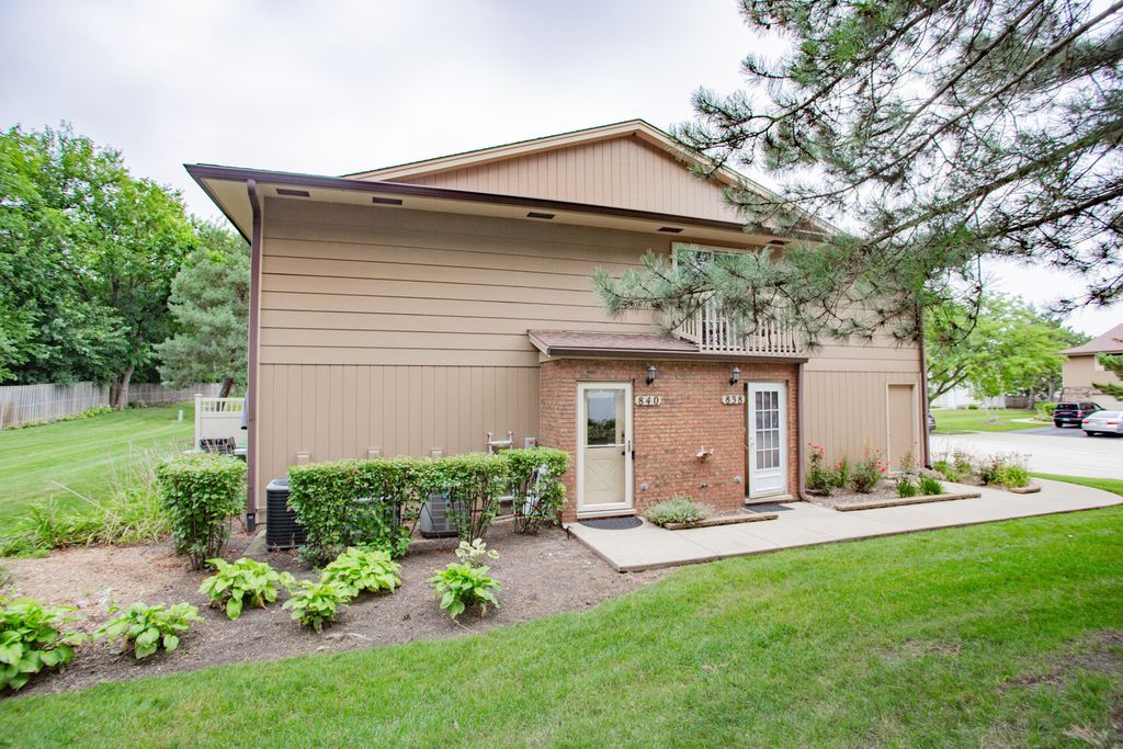 840 DIGHTON Lane, Schaumburg, IL 60173 — photo 2
