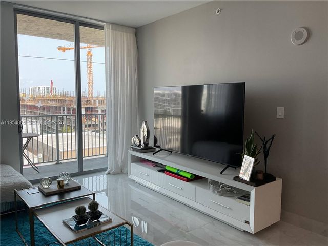 140 S Dixie Hwy 527, Hollywood, FL 33020