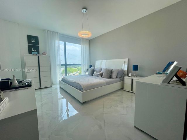 140 S Dixie Hwy 527, Hollywood, FL 33020