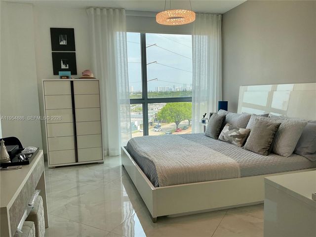 140 S Dixie Hwy 527, Hollywood, FL 33020