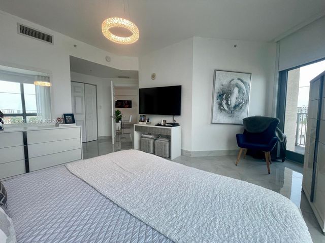 140 S Dixie Hwy 527, Hollywood, FL 33020