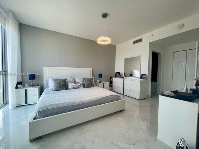 140 S Dixie Hwy 527, Hollywood, FL 33020