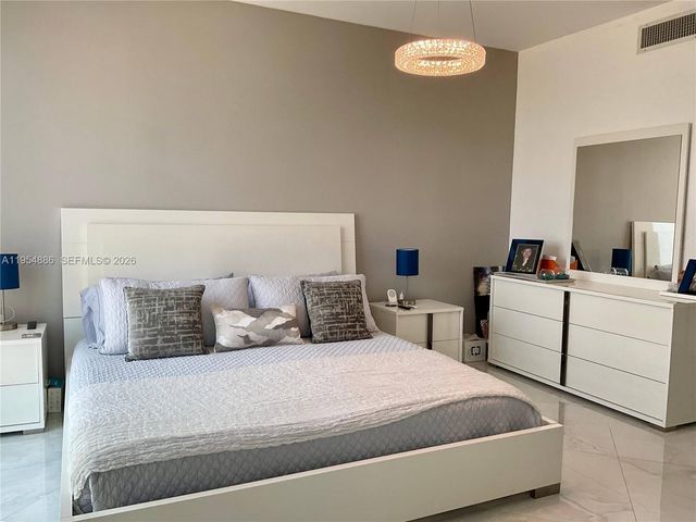 140 S Dixie Hwy 527, Hollywood, FL 33020