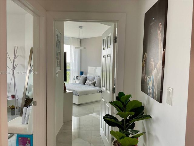 140 S Dixie Hwy 527, Hollywood, FL 33020