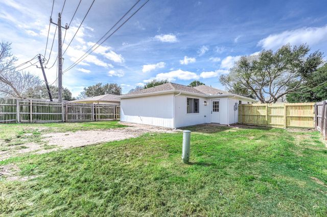 5130 Riverwood Drive, Richmond, TX 77469