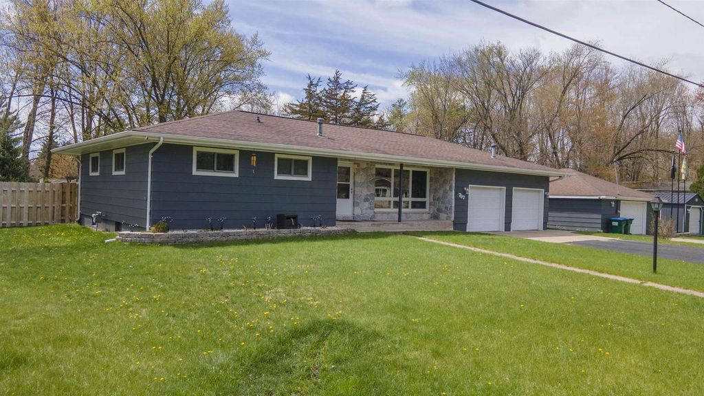 707 SUNSET DRIVE, Redgranite, WI 54970