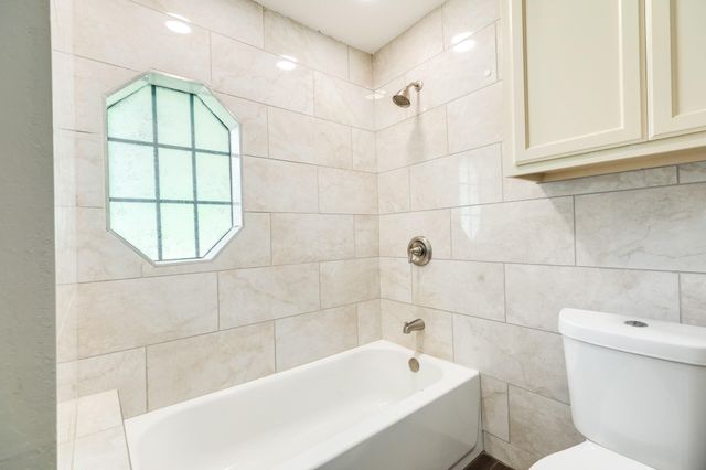 105 Wisteria Street, Lake Jackson, TX 77566