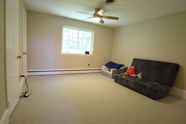 4 CAROL LN, Berwyn, PA 19312