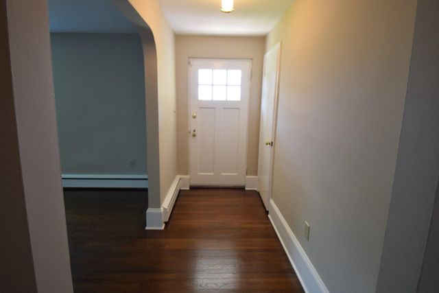 4 CAROL LN, Berwyn, PA 19312
