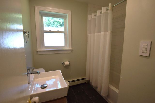 4 CAROL LN, Berwyn, PA 19312