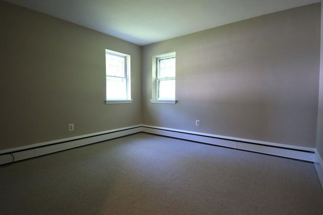 4 CAROL LN, Berwyn, PA 19312