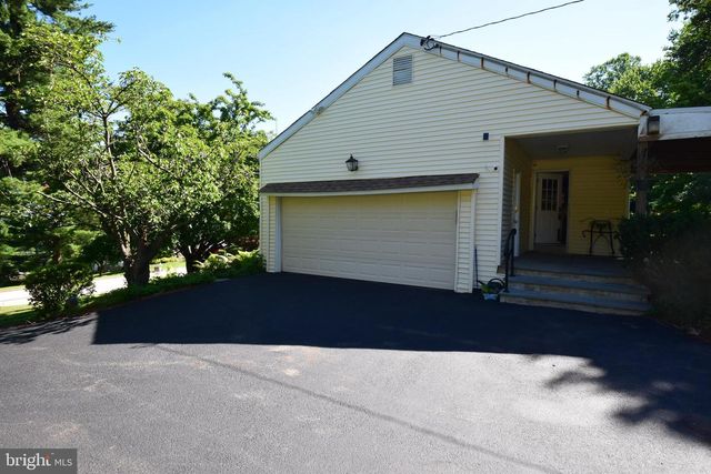 4 CAROL LN, Berwyn, PA 19312