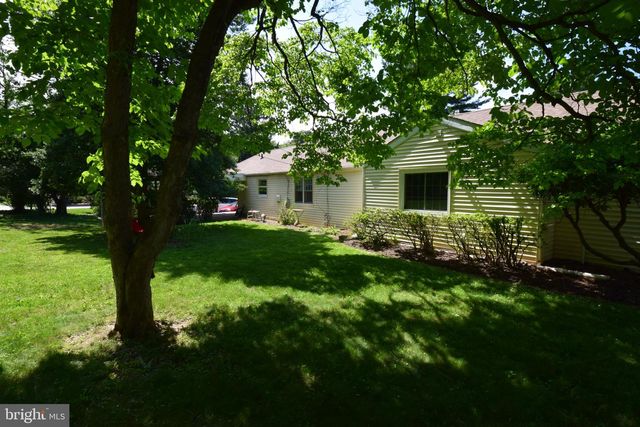 4 CAROL LN, Berwyn, PA 19312