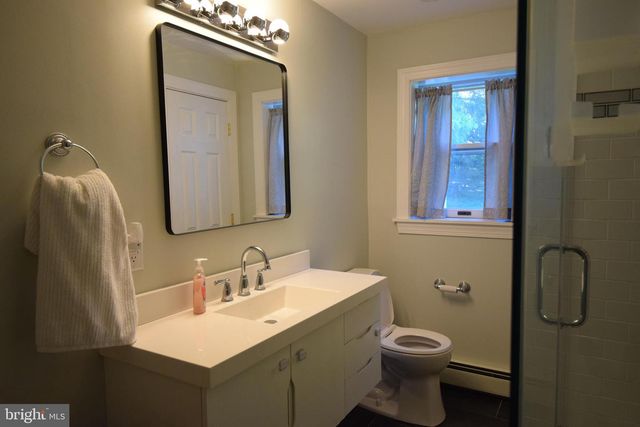 4 CAROL LN, Berwyn, PA 19312