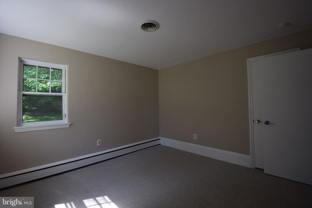 4 CAROL LN, Berwyn, PA 19312