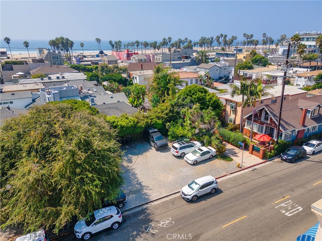Image 10 of property listing at 1909 Pacific Avenue, Venice, CA 90291