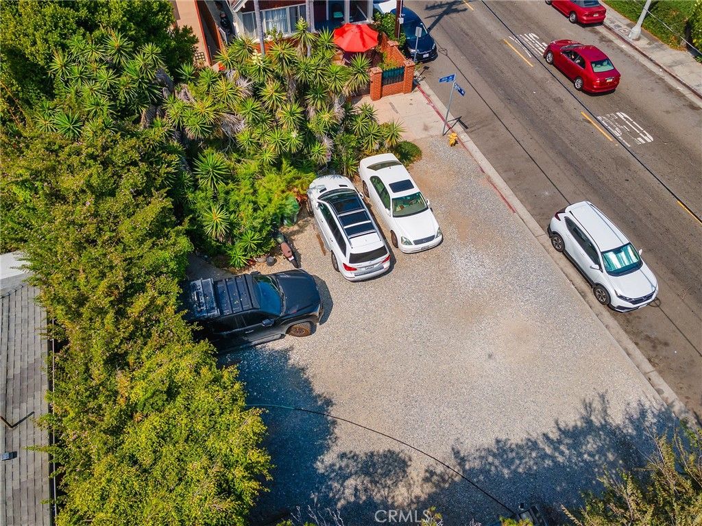 Image 12 of property listing at 1909 Pacific Avenue, Venice, CA 90291