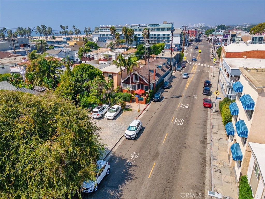 Image 17 of property listing at 1909 Pacific Avenue, Venice, CA 90291